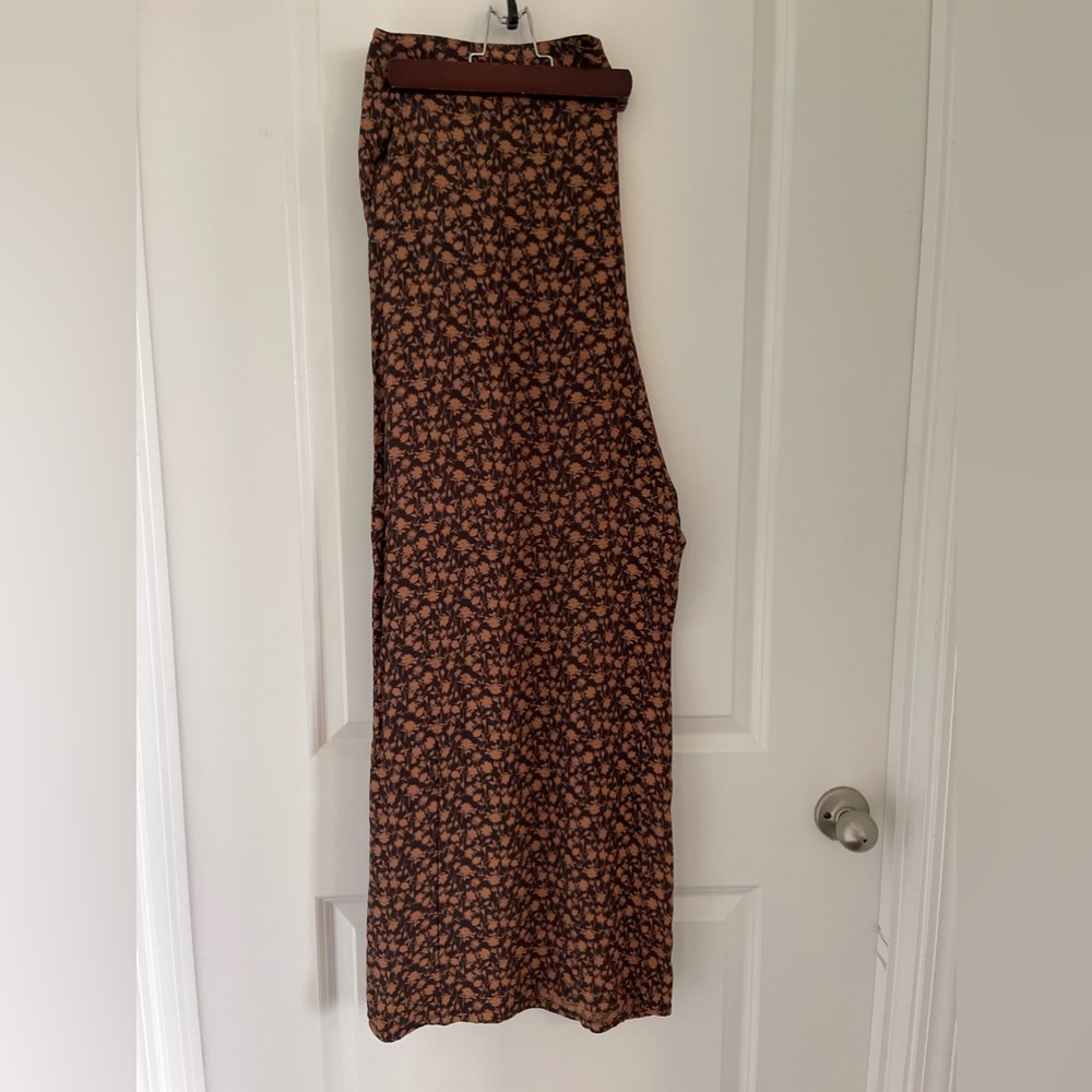 Wide leg trousers.